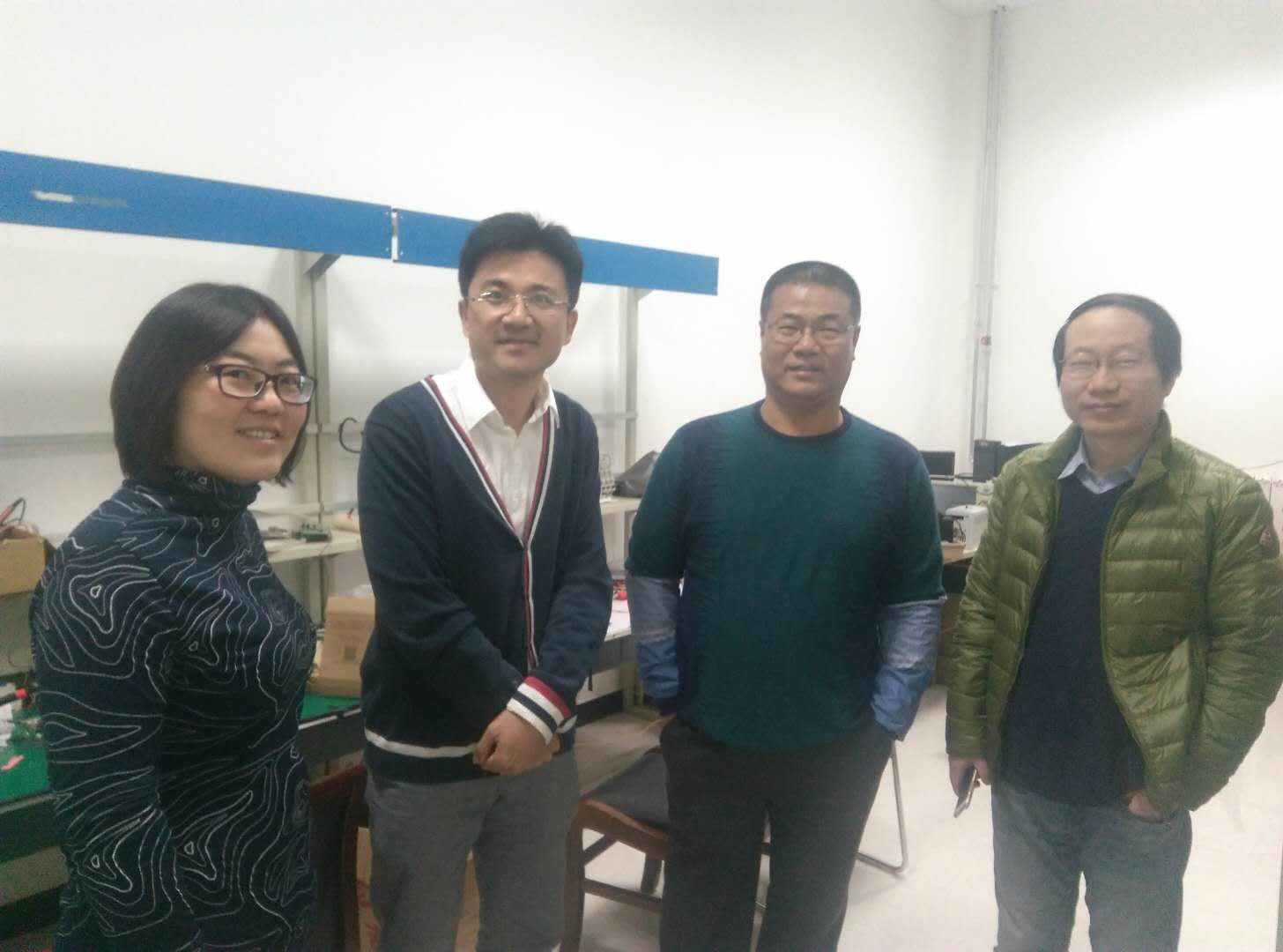 孙立博士、王晓璨博士参观做爱自拍
电气工程系实验室